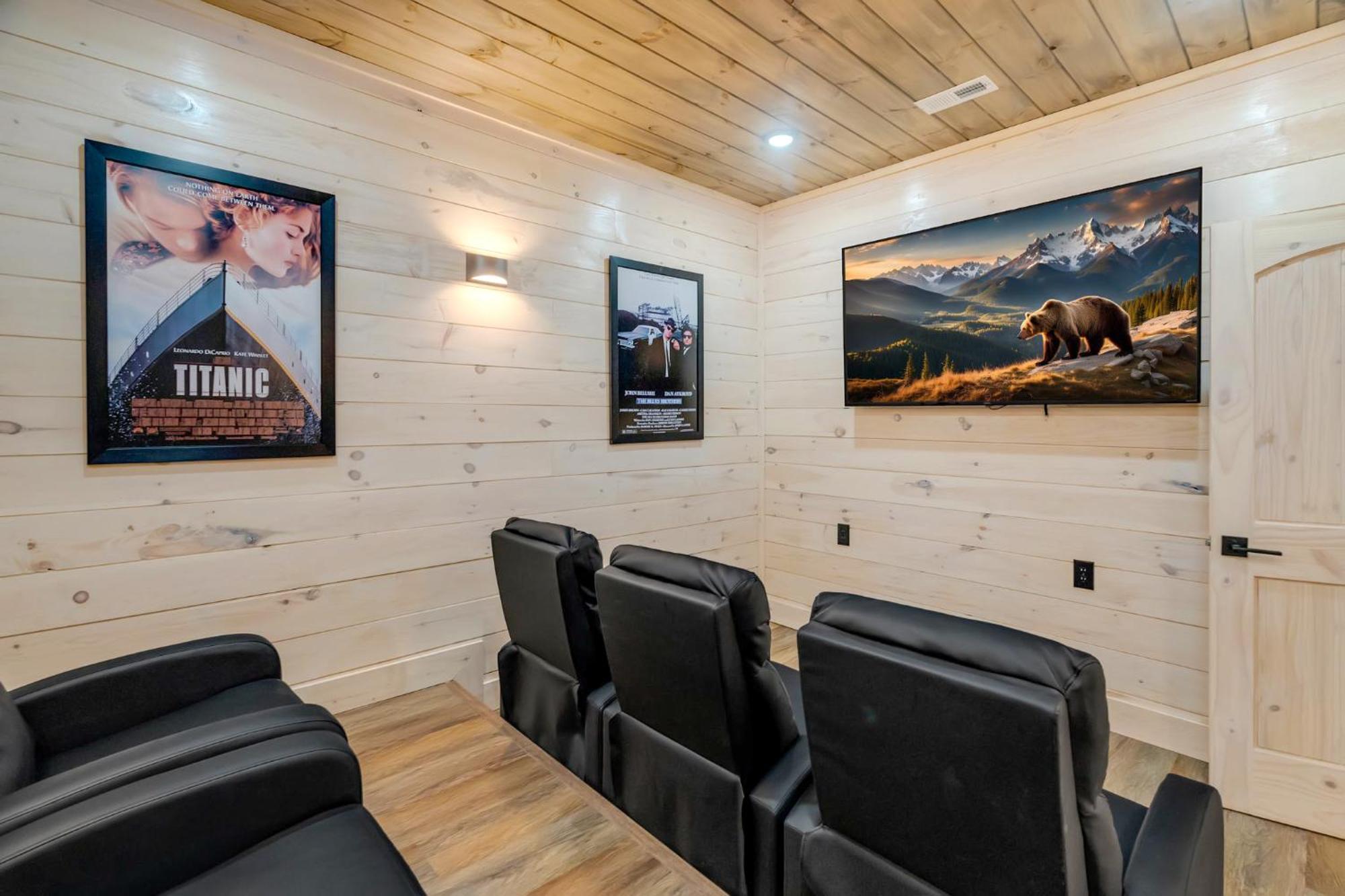 New Luxury Cabin With Indoor Pool, Hot Tub, & Theater Villa Pigeon Forge Bagian luar foto